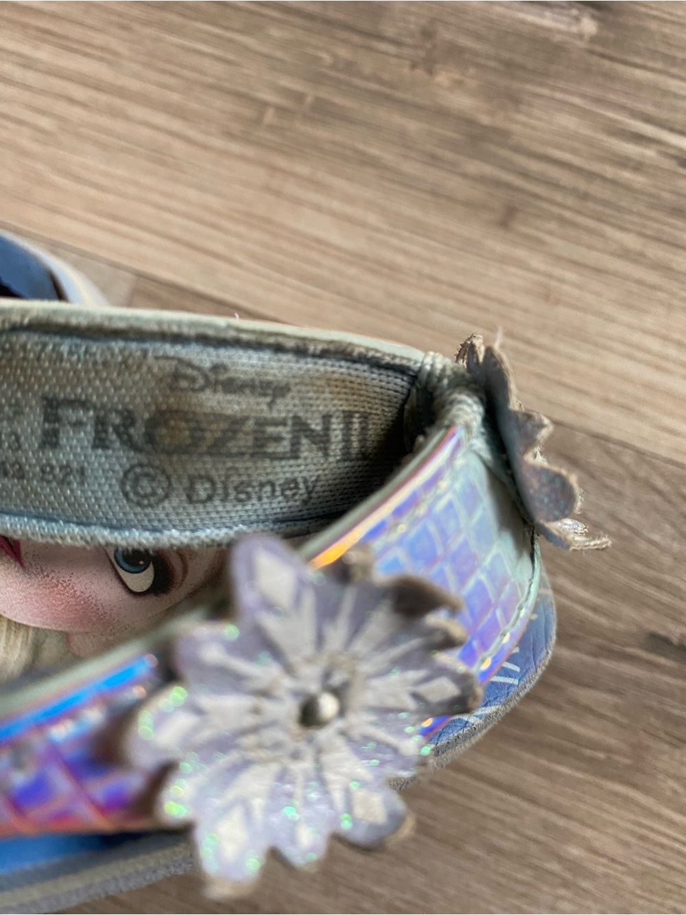 Disneys Kids' Blue Frozen Sandals with Silver Flower Accents - Picture 4 of 6